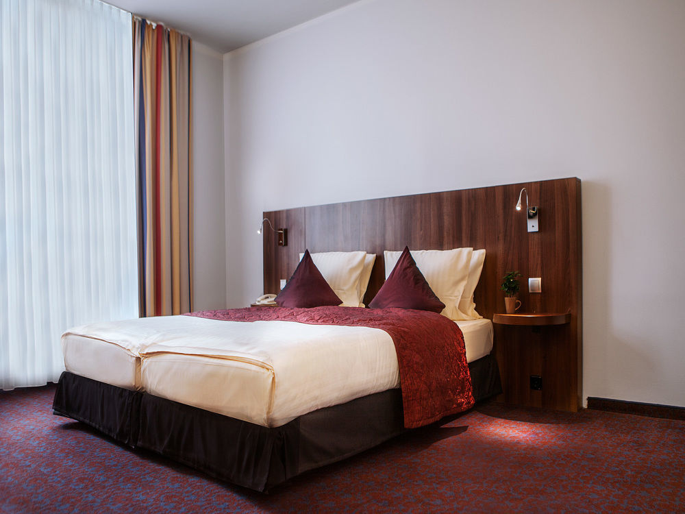 Ramada By Wyndham Frankfurt City Centre Frankfurt am Main Exterior foto
